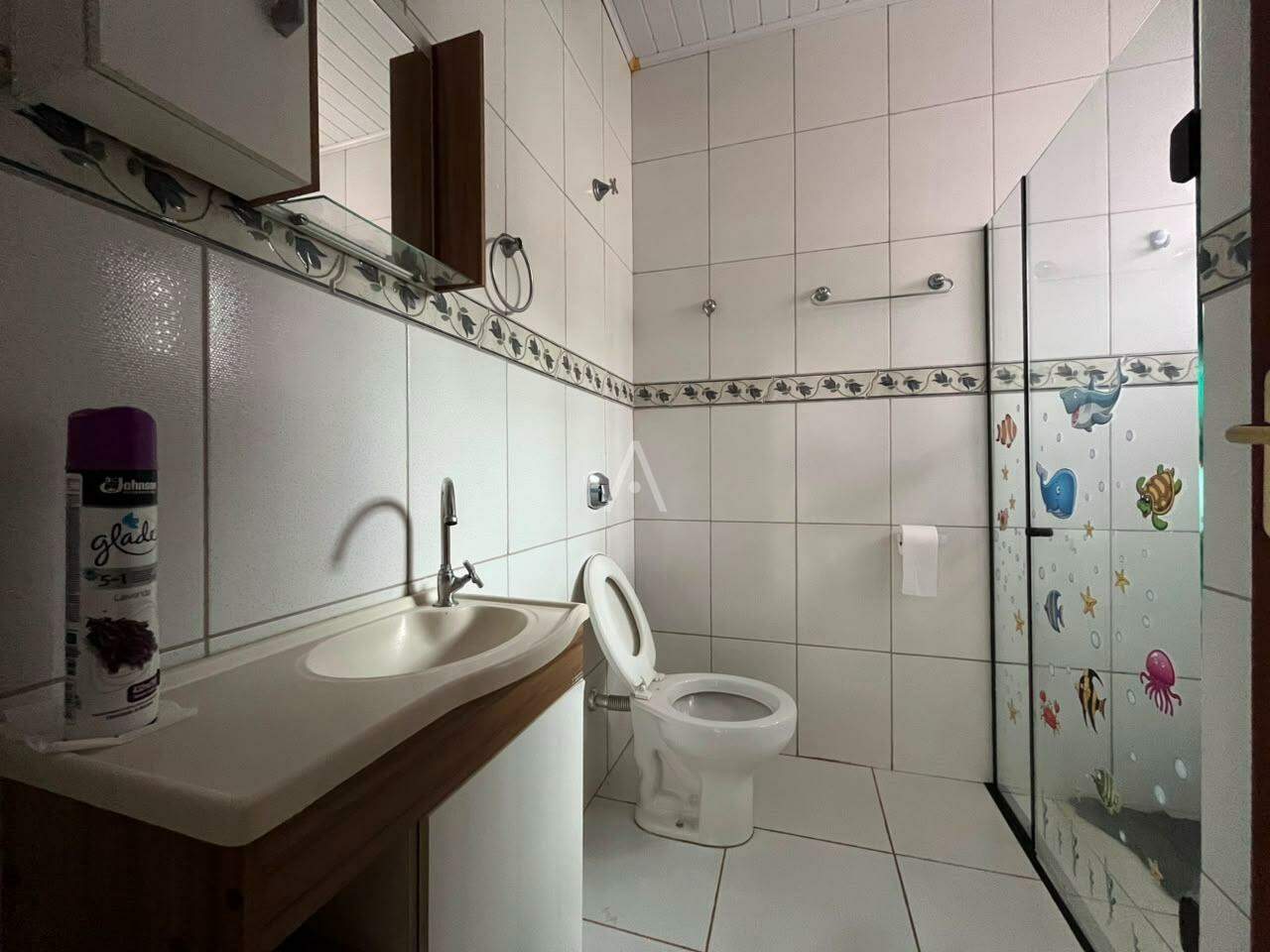 Casa Residencial para para aluguel no Bairro JARDIM COOPAGRO em TOLEDO: Banheiro Social