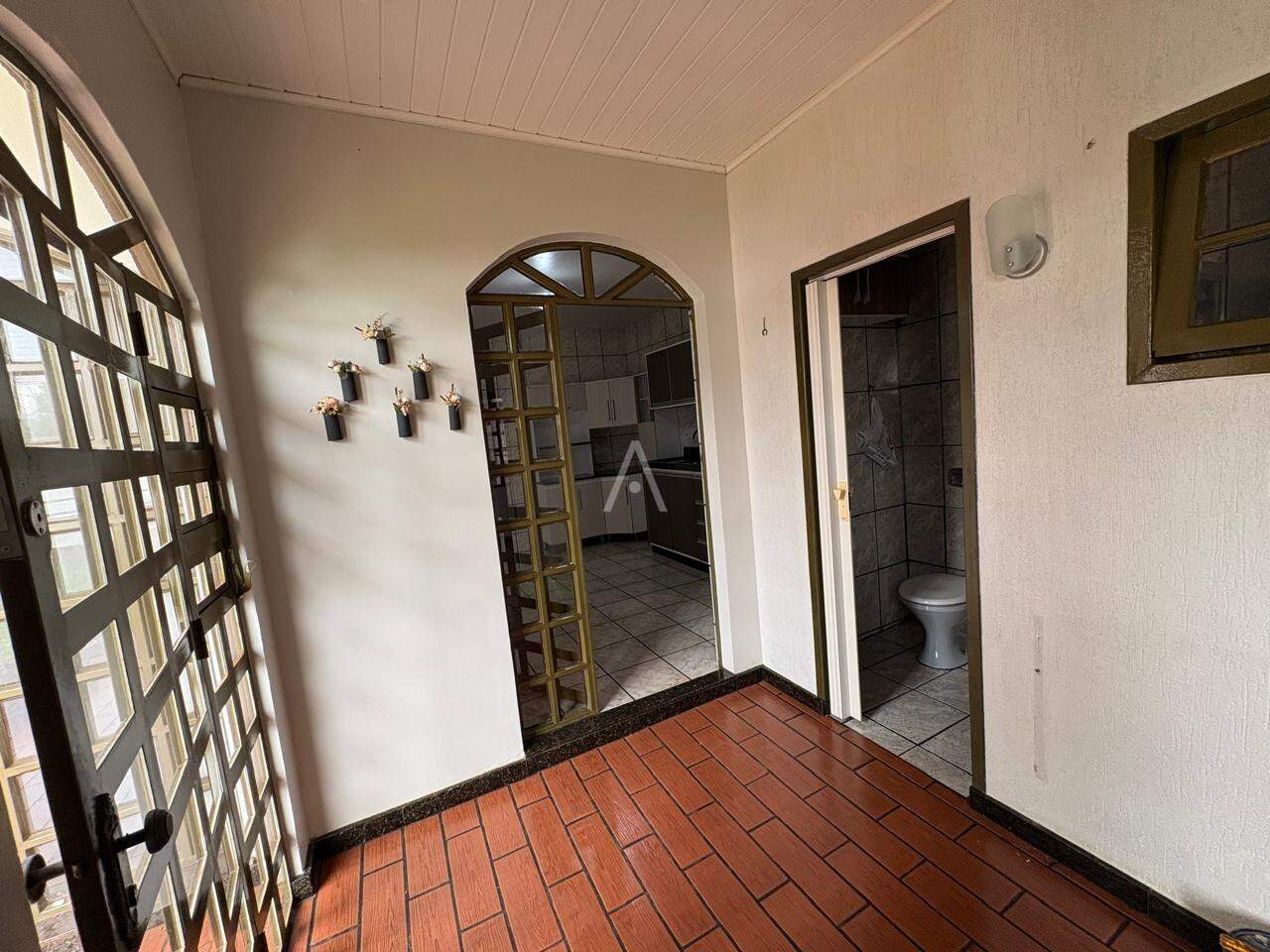 Casa Residencial para para aluguel no Bairro SANTA CRUZ em CASCAVEL: hall de entrada