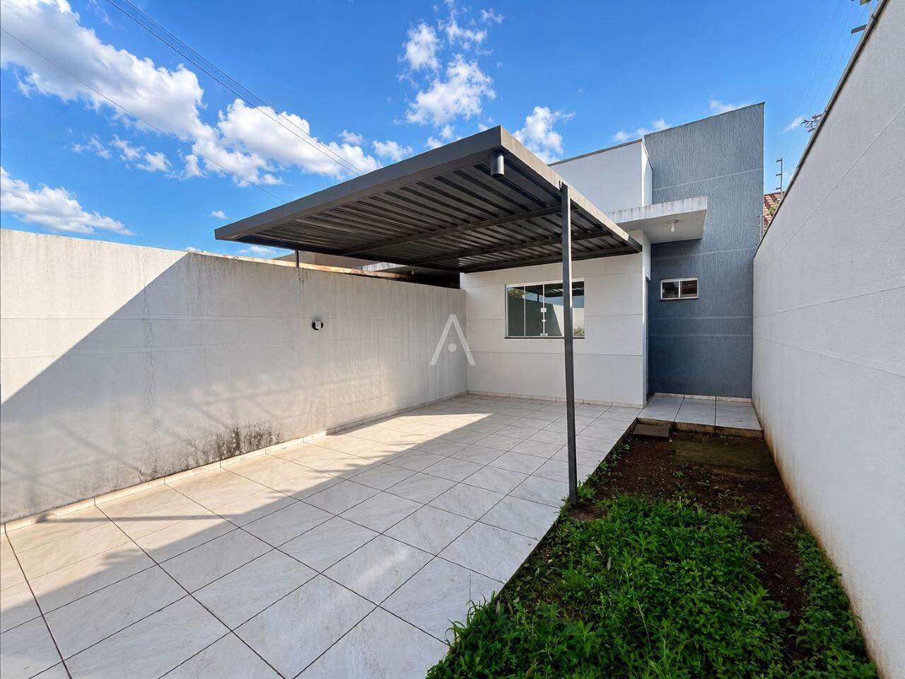 Casa Residencial para para aluguel no Bairro JARDIM COOPAGRO em TOLEDO: 