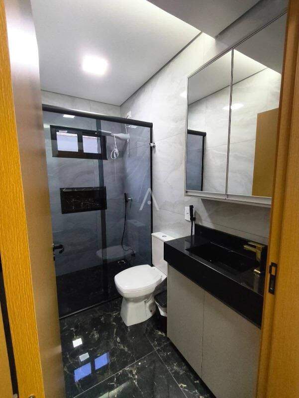 Casa Residencial para à venda no Bairro PARQUE SAO PAULO em CASCAVEL:
