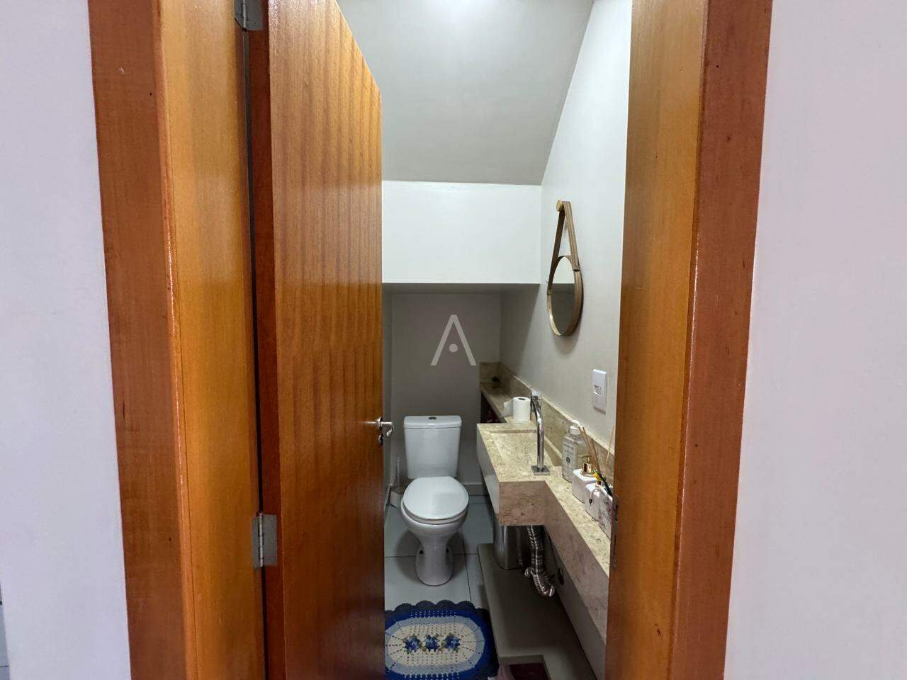 Sobrado para à venda no Bairro VILA INDUSTRIAL em TOLEDO: 