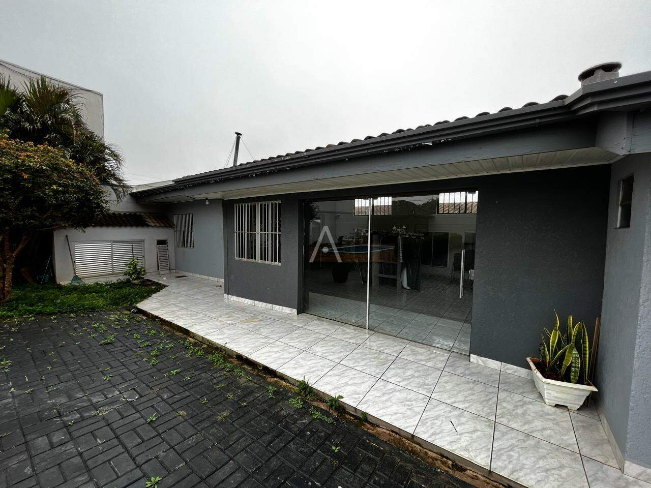 Casa Residencial para para aluguel no Bairro UNIVERSITARIO em CASCAVEL: