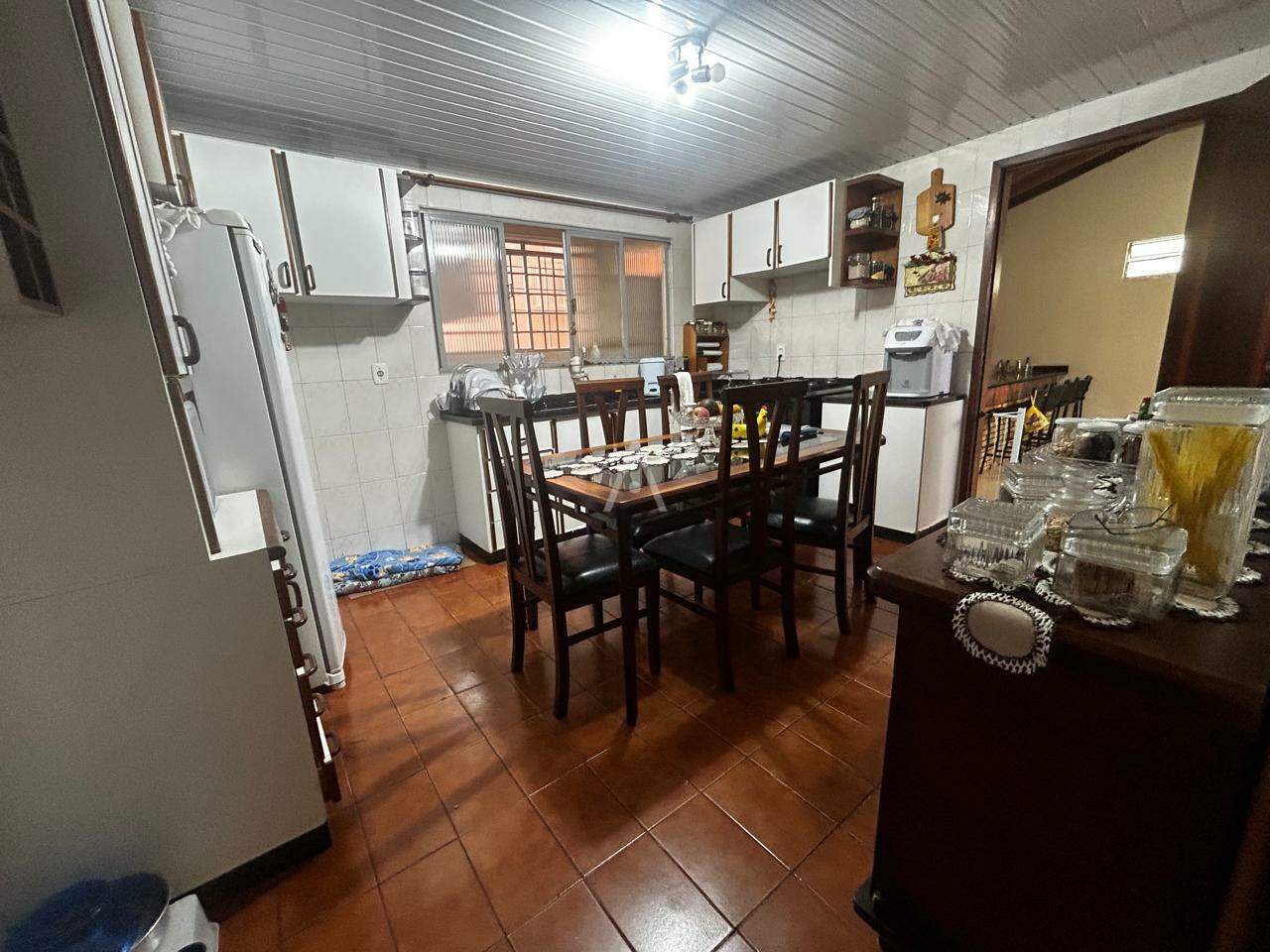 Sobrado para à venda no Bairro COUNTRY em CASCAVEL: 