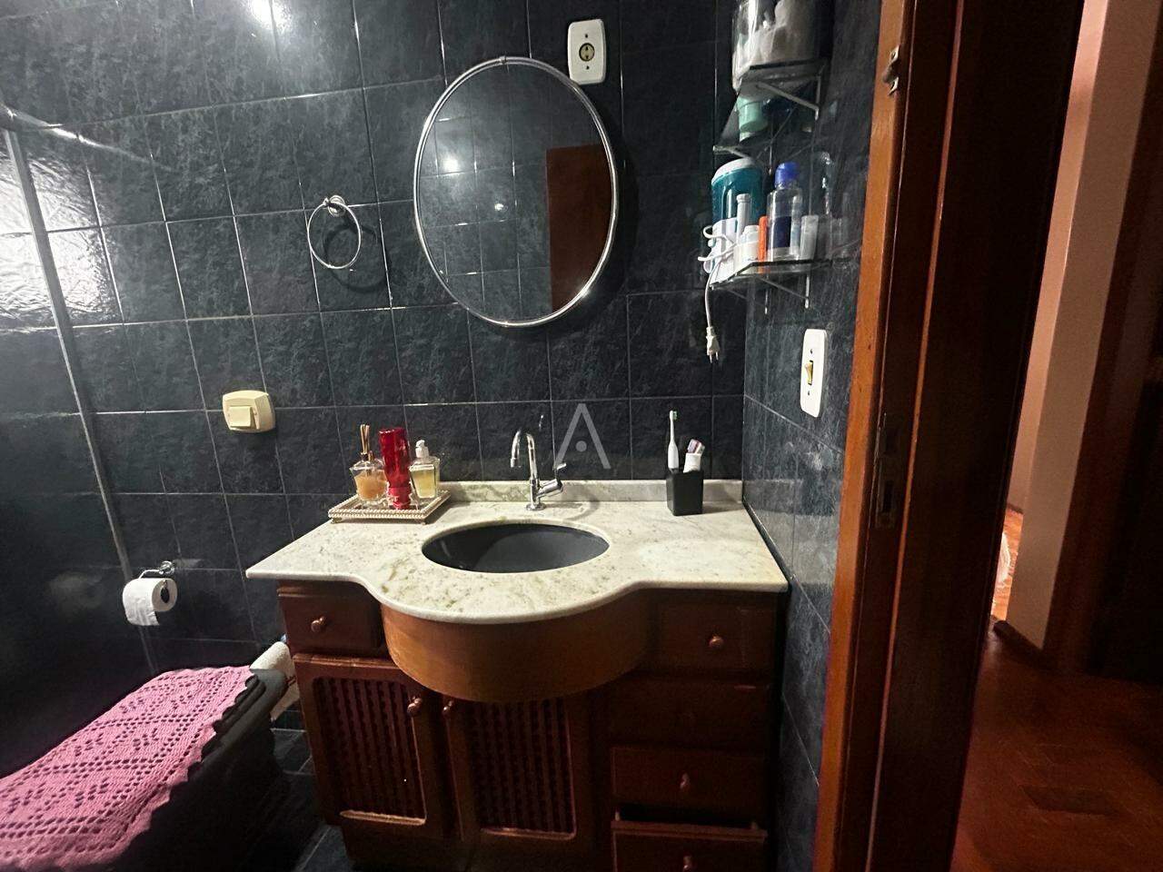 Sobrado para à venda no Bairro COUNTRY em CASCAVEL: 