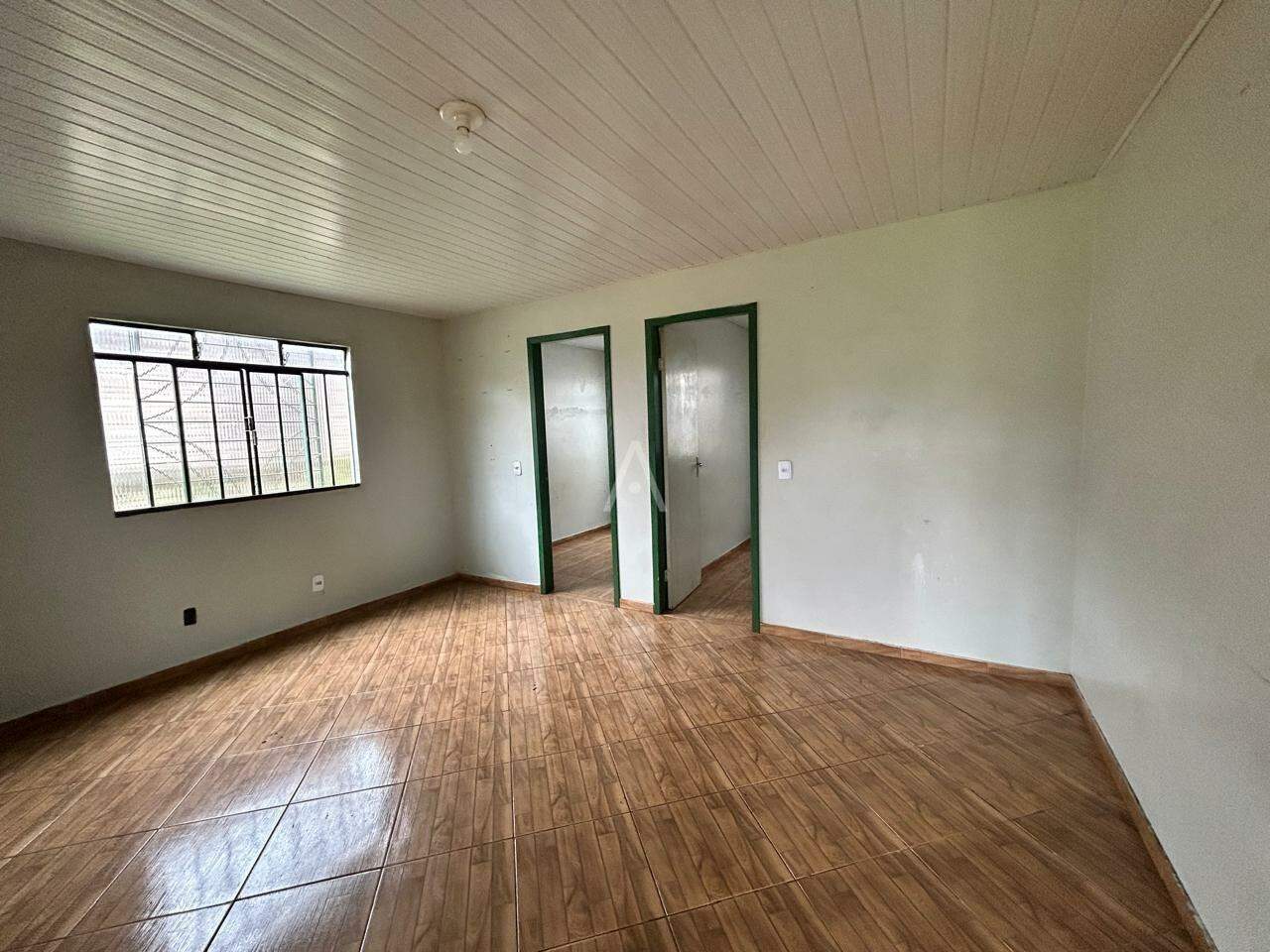 Casa de Fundos para Locação no Santa Felicidade – 2 Quarto e 1 Vaga