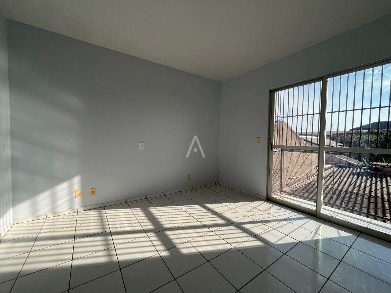 Apartamento para para aluguel no Bairro JARDIM PANORAMA em TOLEDO: Suíte