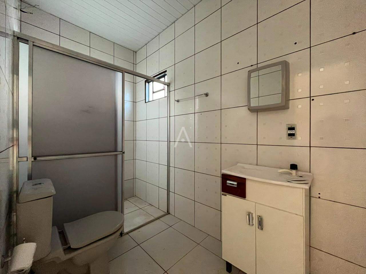 Casa Residencial para para aluguel no Bairro SAO FRANCISCO em TOLEDO: Banheiro Social