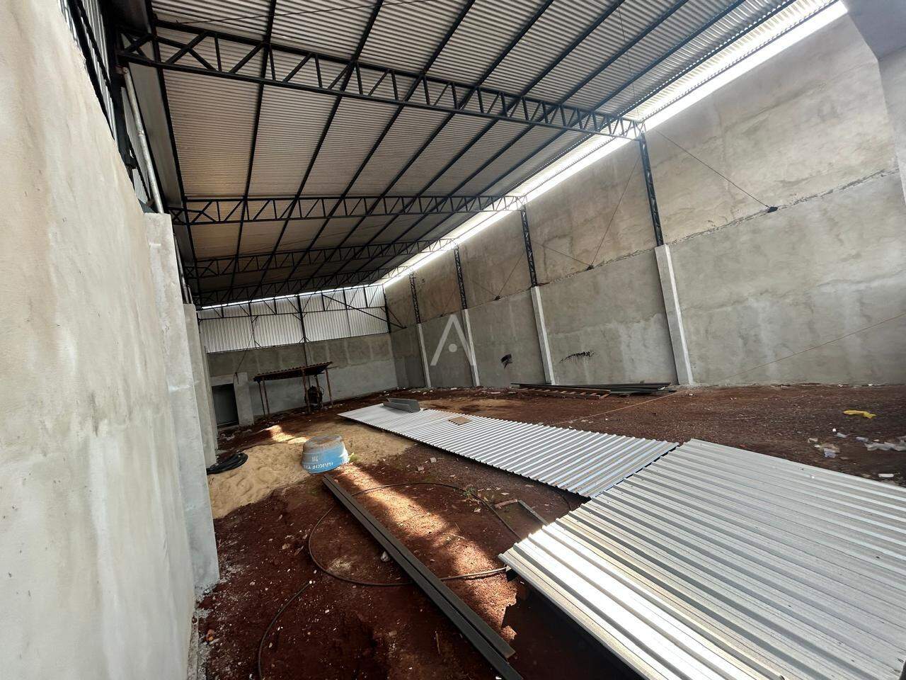 Barracão Comercial para para aluguel no Bairro MORUMBI em CASCAVEL: INTERNO