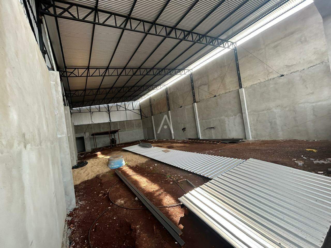 Barracão Comercial para para aluguel no Bairro MORUMBI em CASCAVEL: INTERNO