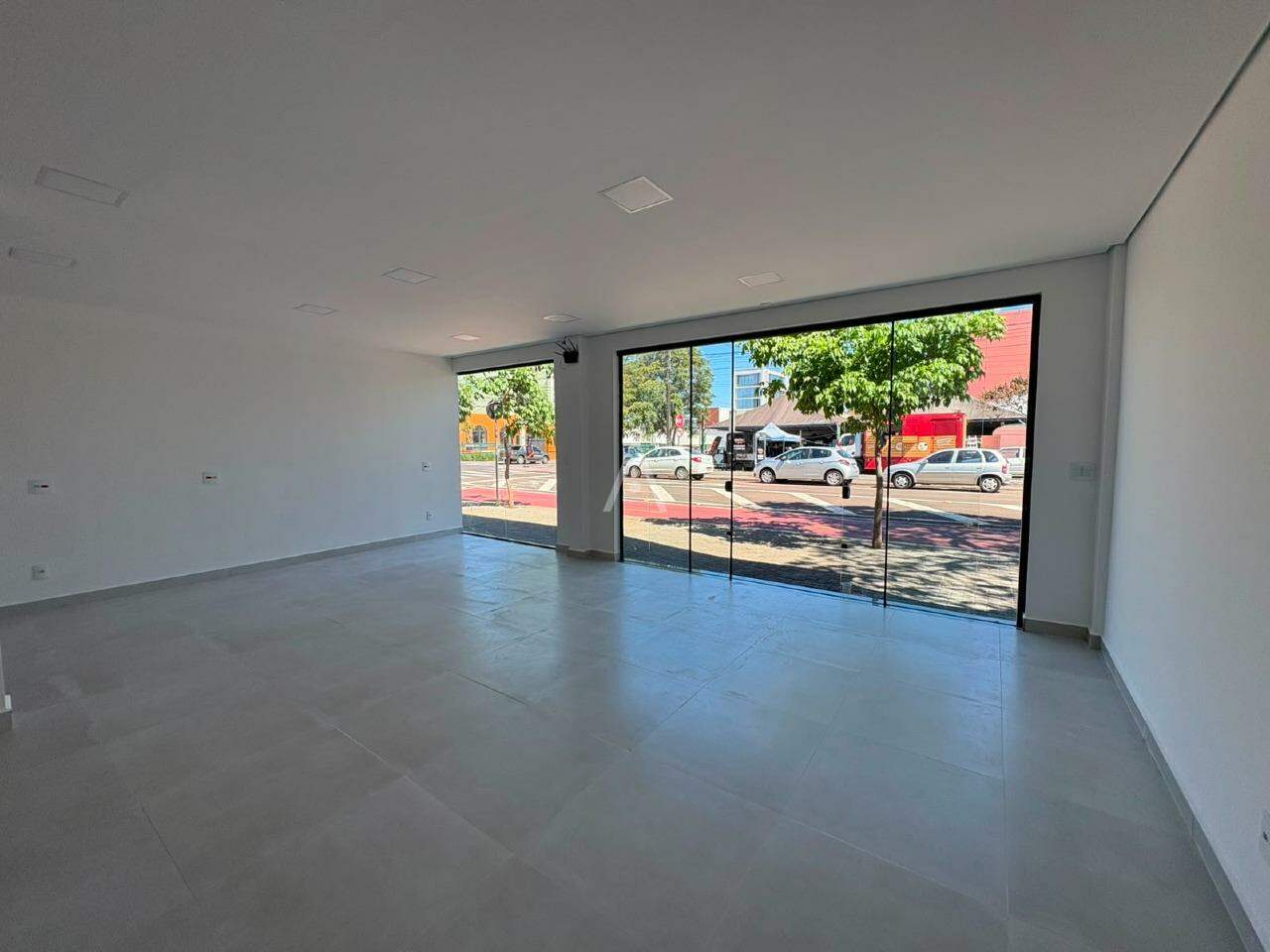 Sala Comercial para para aluguel no Bairro CENTRO em CASCAVEL: 