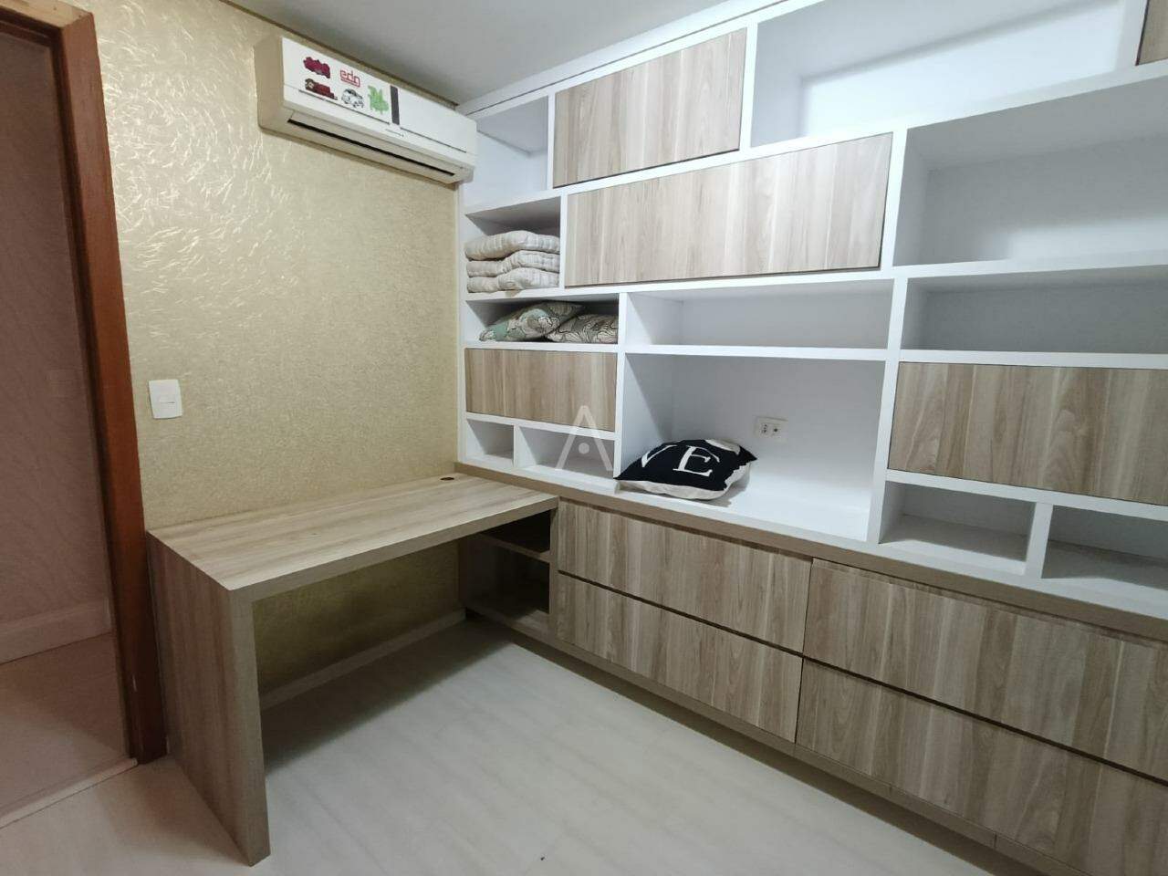 Apartamento para para aluguel no Bairro CENTRO em CASCAVEL: