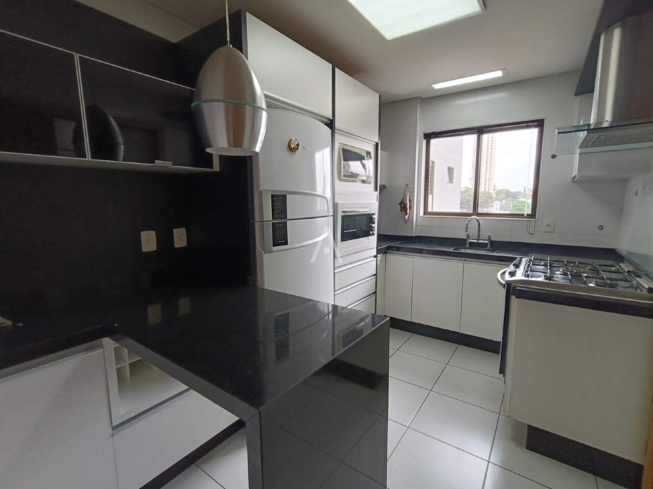 Apartamento para para aluguel no Bairro CENTRO em CASCAVEL: