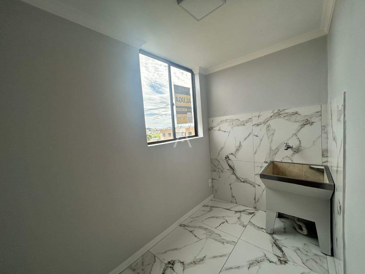 Apartamento para para aluguel no Bairro PARQUE VERDE em CASCAVEL: LAVANDERIA