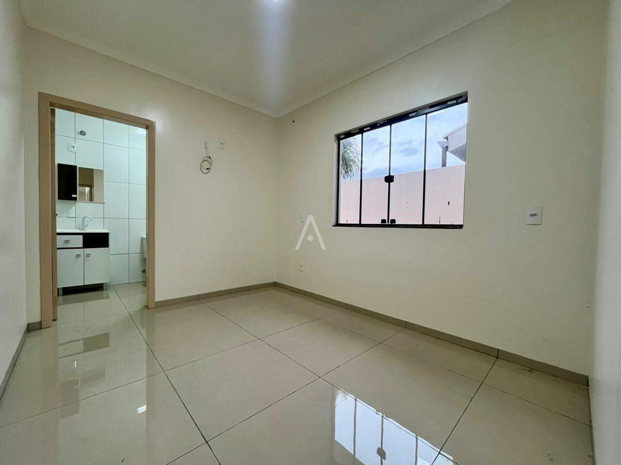Casa Residencial para para aluguel no Bairro JARDIM COOPAGRO em TOLEDO: Suíte