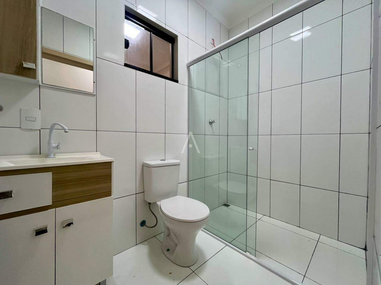 Casa Residencial para para aluguel no Bairro JARDIM COOPAGRO em TOLEDO: Banheiro Social