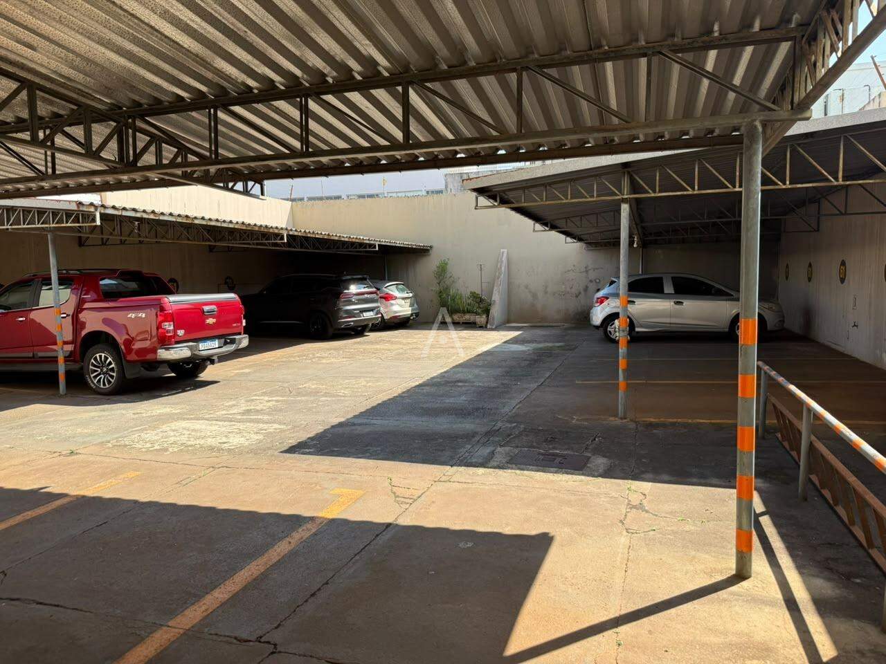 Apartamento para para aluguel no Bairro CENTRO em CASCAVEL: 
