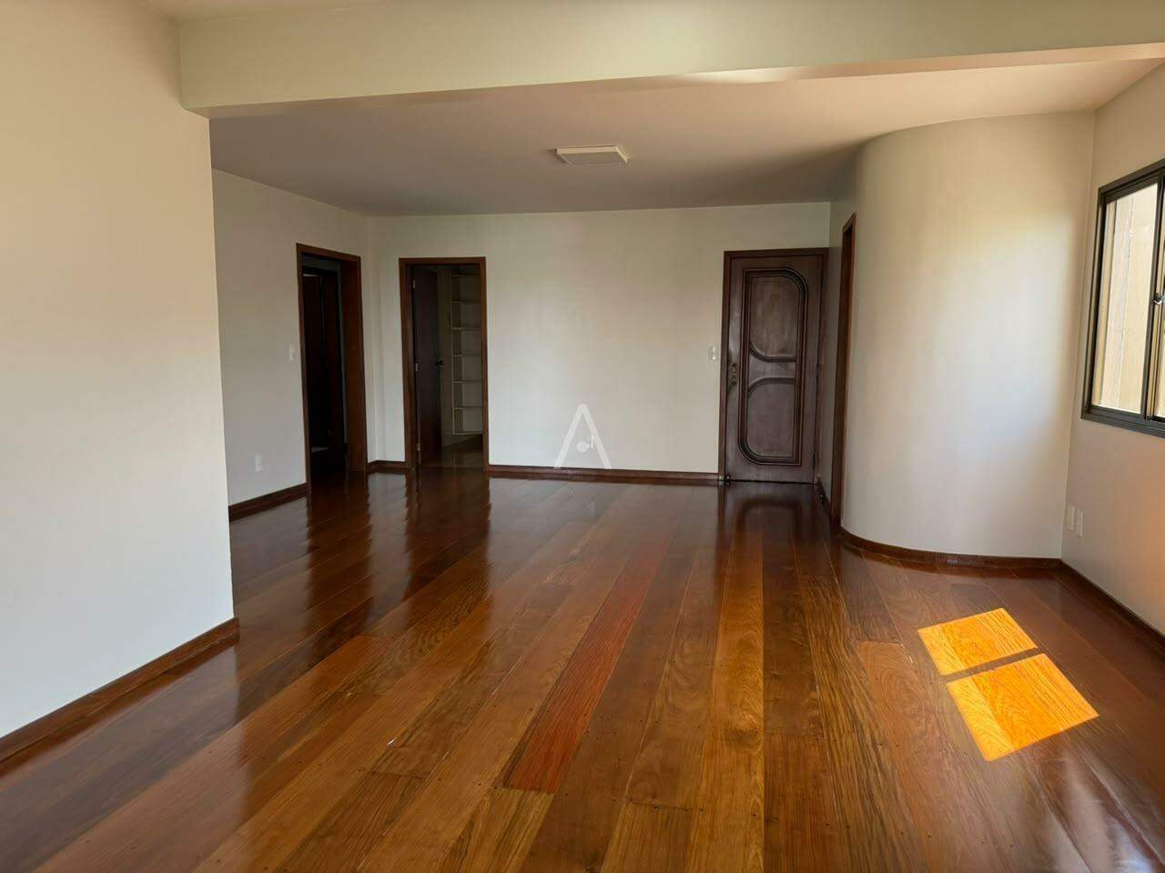 Apartamento para para aluguel no Bairro CENTRO em CASCAVEL: 