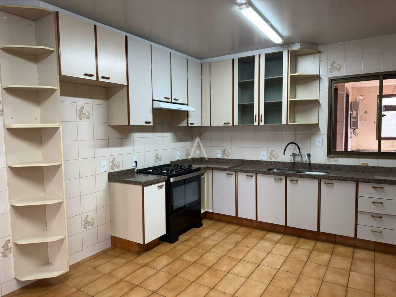 Apartamento para para aluguel no Bairro CENTRO em CASCAVEL: 