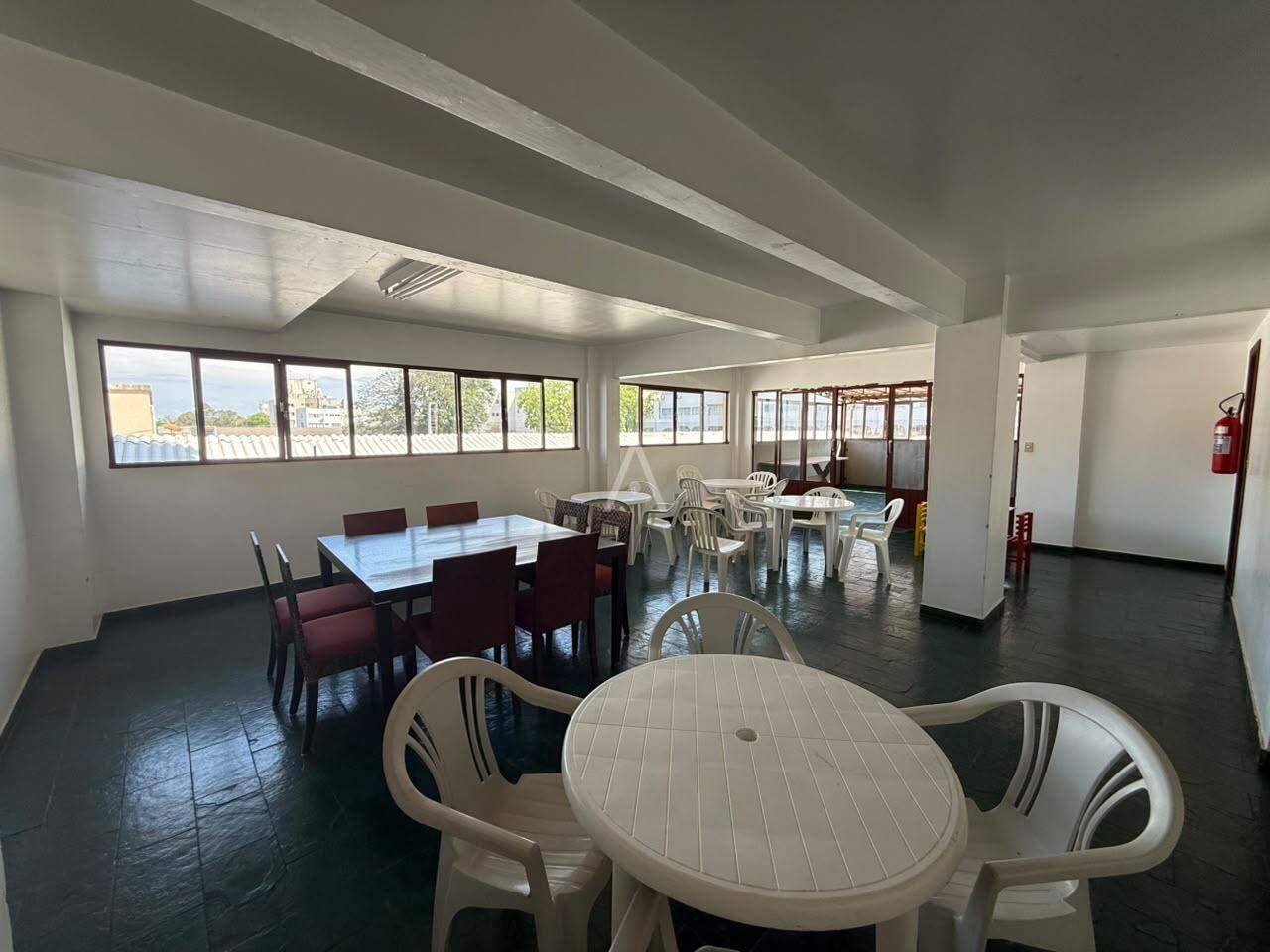 Apartamento para para aluguel no Bairro CENTRO em CASCAVEL: 