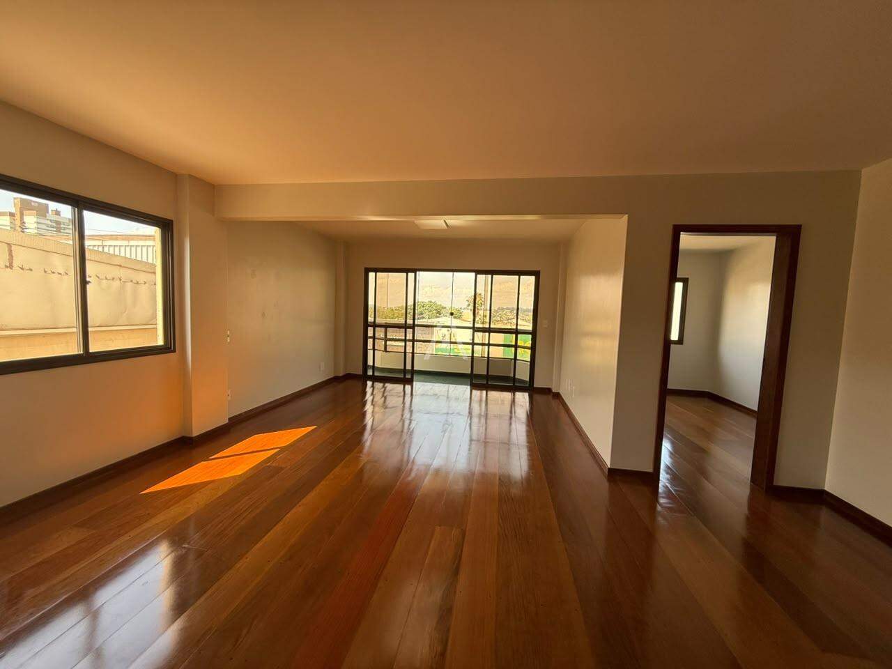 Apartamento para para aluguel no Bairro CENTRO em CASCAVEL: 