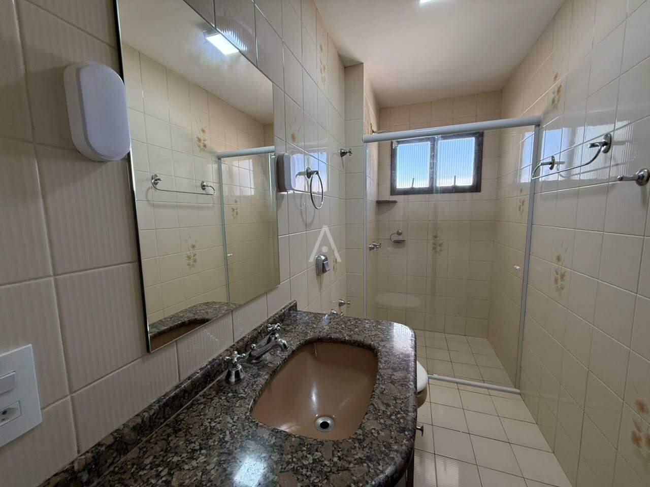 Apartamento para para aluguel no Bairro CENTRO em CASCAVEL: 