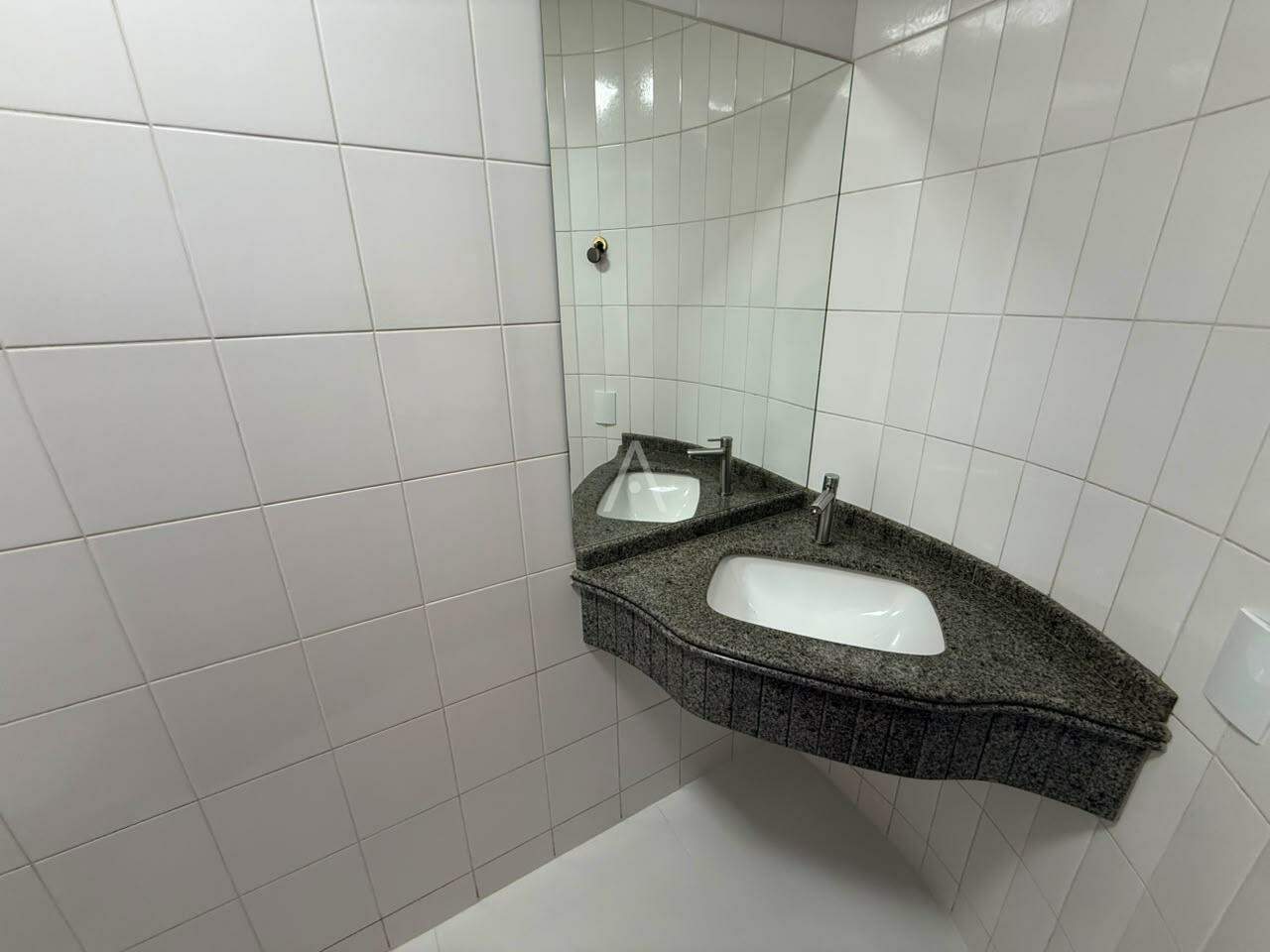Apartamento para para aluguel no Bairro CENTRO em CASCAVEL: 