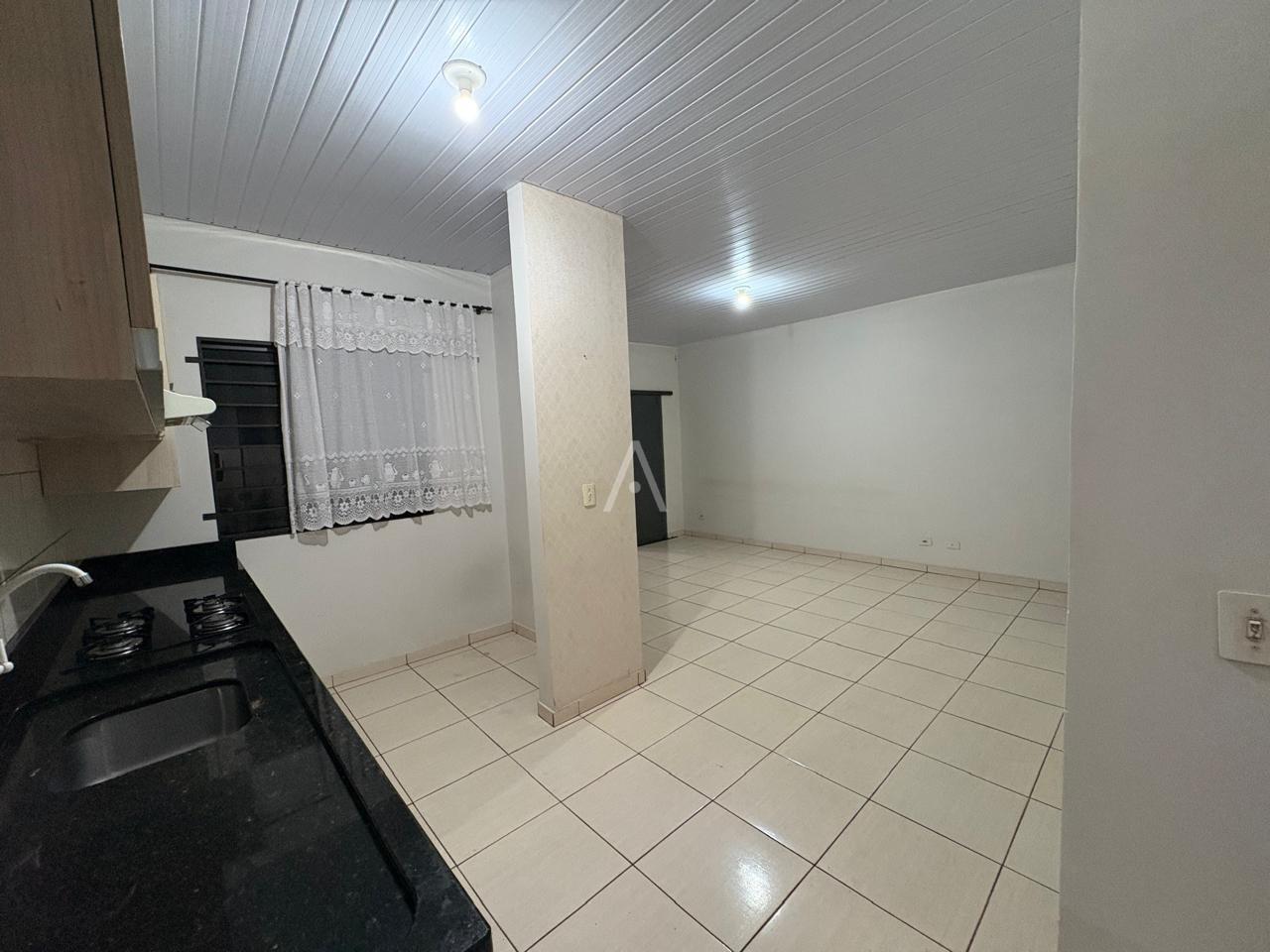 Casa Residencial para à venda no Bairro UNIVERSITARIO em CASCAVEL: