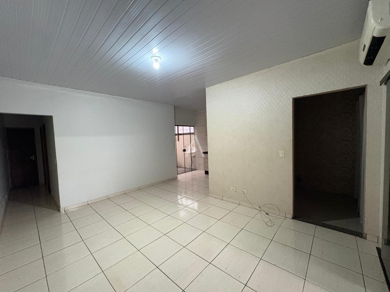 Casa Residencial para à venda no Bairro UNIVERSITARIO em CASCAVEL: 