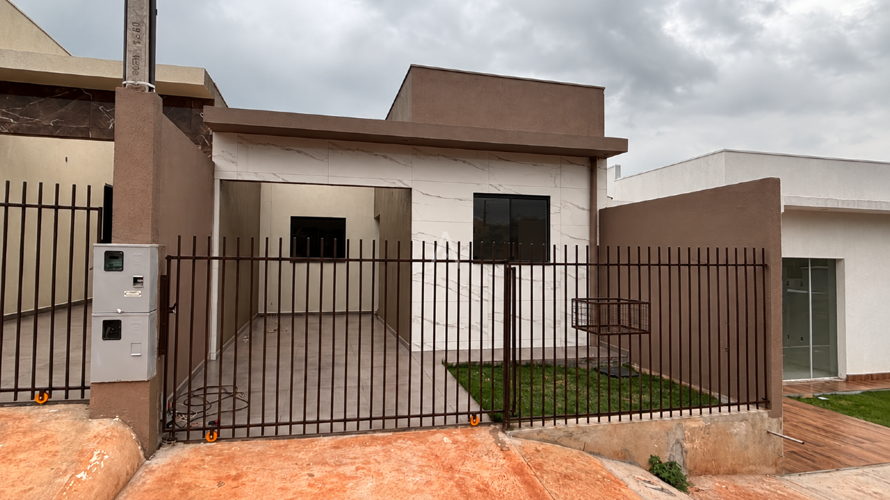 Casa Residencial para à venda no Bairro JARDIM COOPAGRO em TOLEDO: 