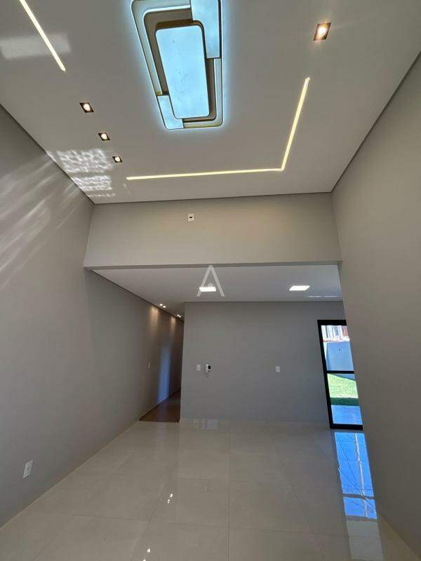 Casa Residencial para à venda no Bairro JARDIM COOPAGRO em TOLEDO: 