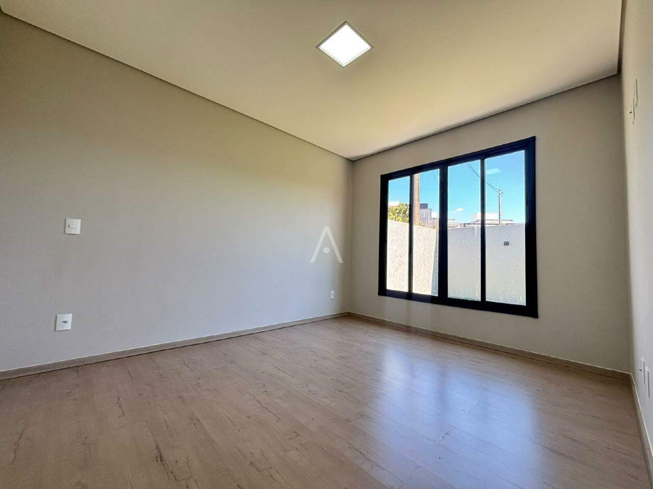 Casa Residencial para à venda no Bairro JARDIM COOPAGRO em TOLEDO: 