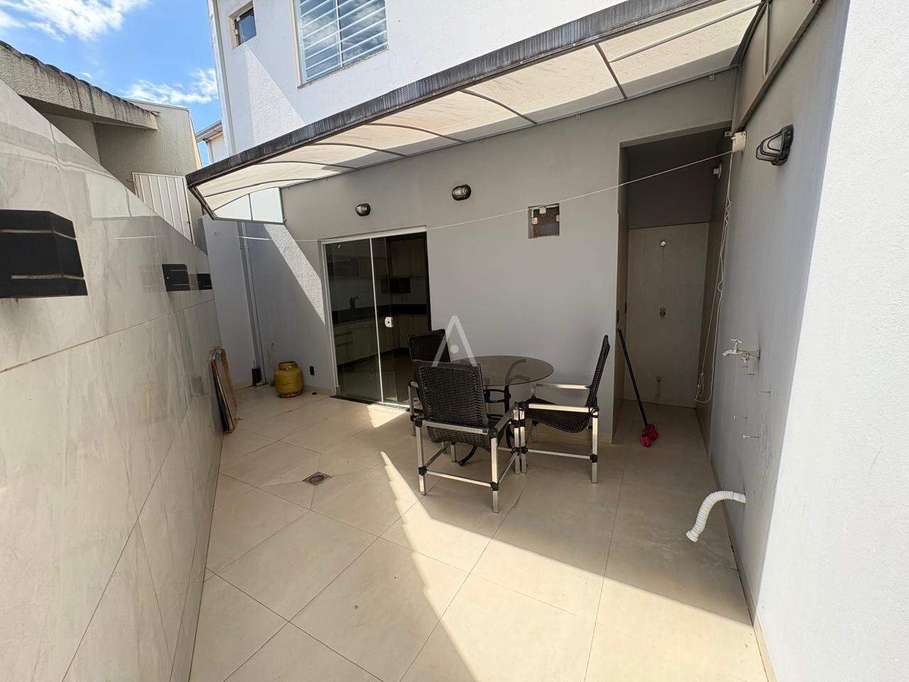 Sobrado para para aluguel no Bairro CANCELLI em CASCAVEL: