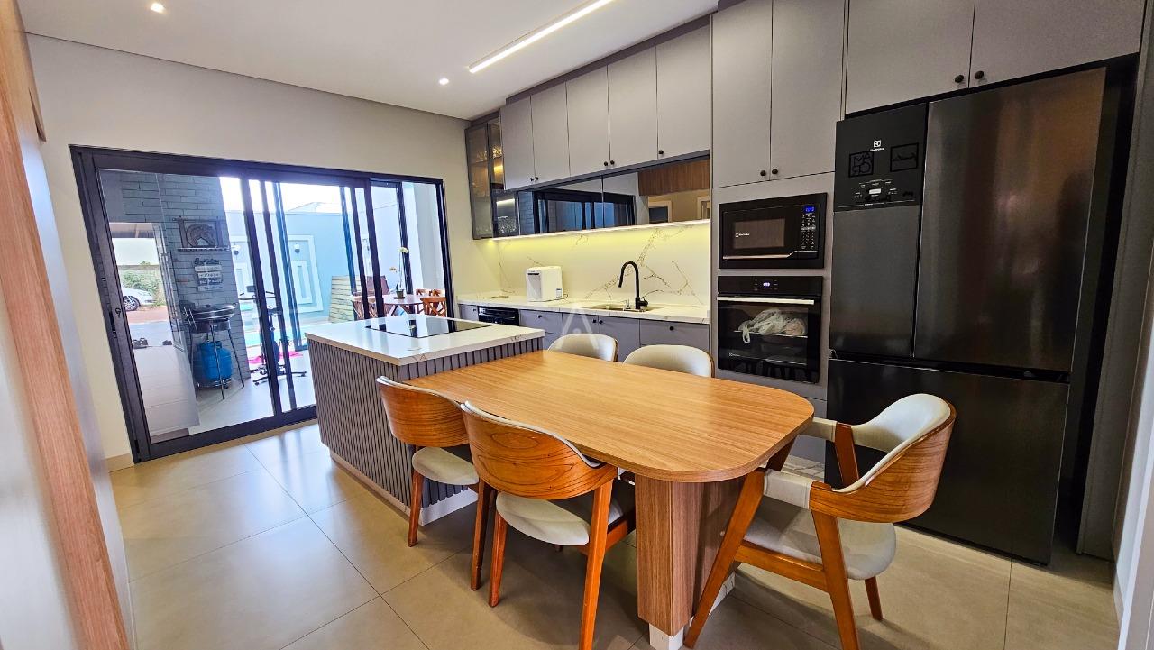 Casa Residencial para à venda no Bairro ESMERALDA em CASCAVEL:
