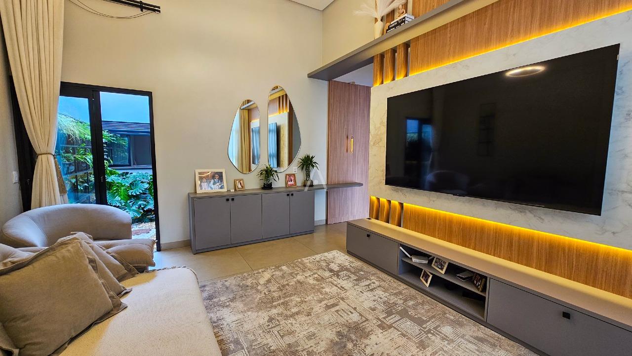 Casa Residencial para à venda no Bairro ESMERALDA em CASCAVEL: