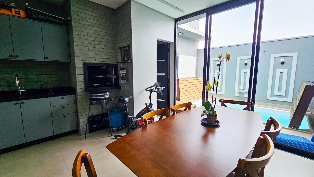 Casa Residencial para à venda no Bairro ESMERALDA em CASCAVEL: