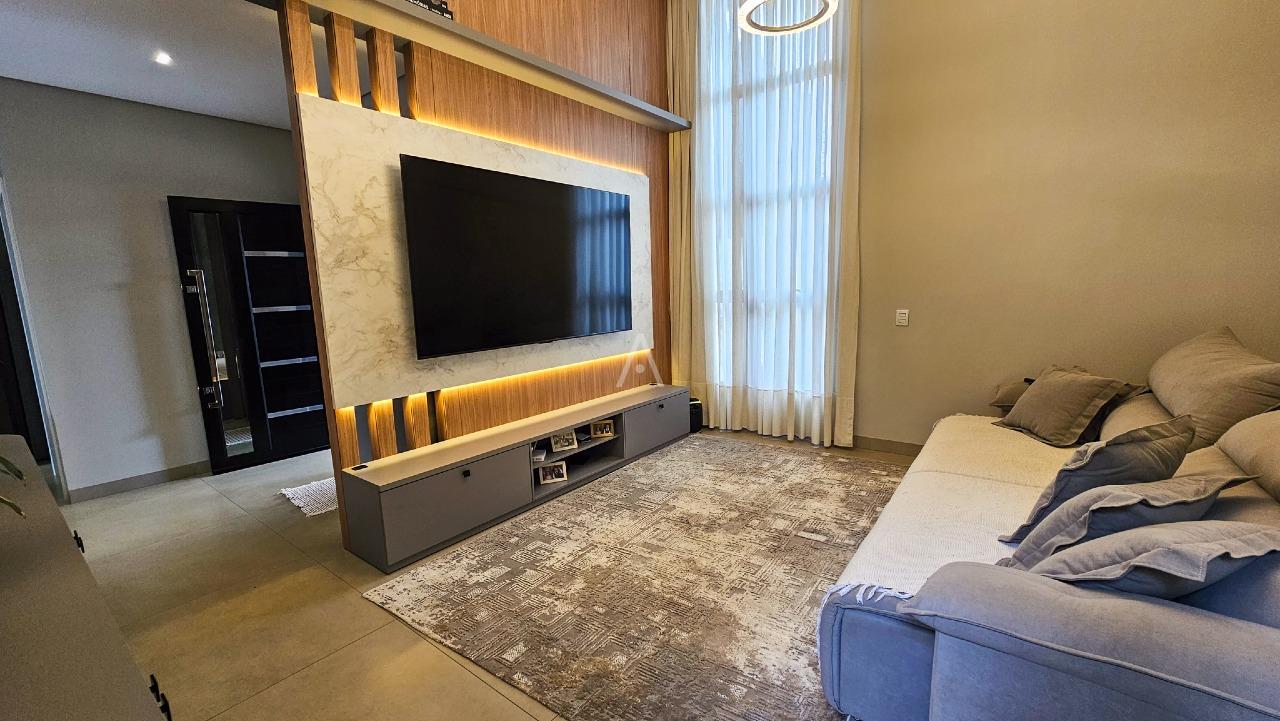 Casa Residencial para à venda no Bairro ESMERALDA em CASCAVEL: