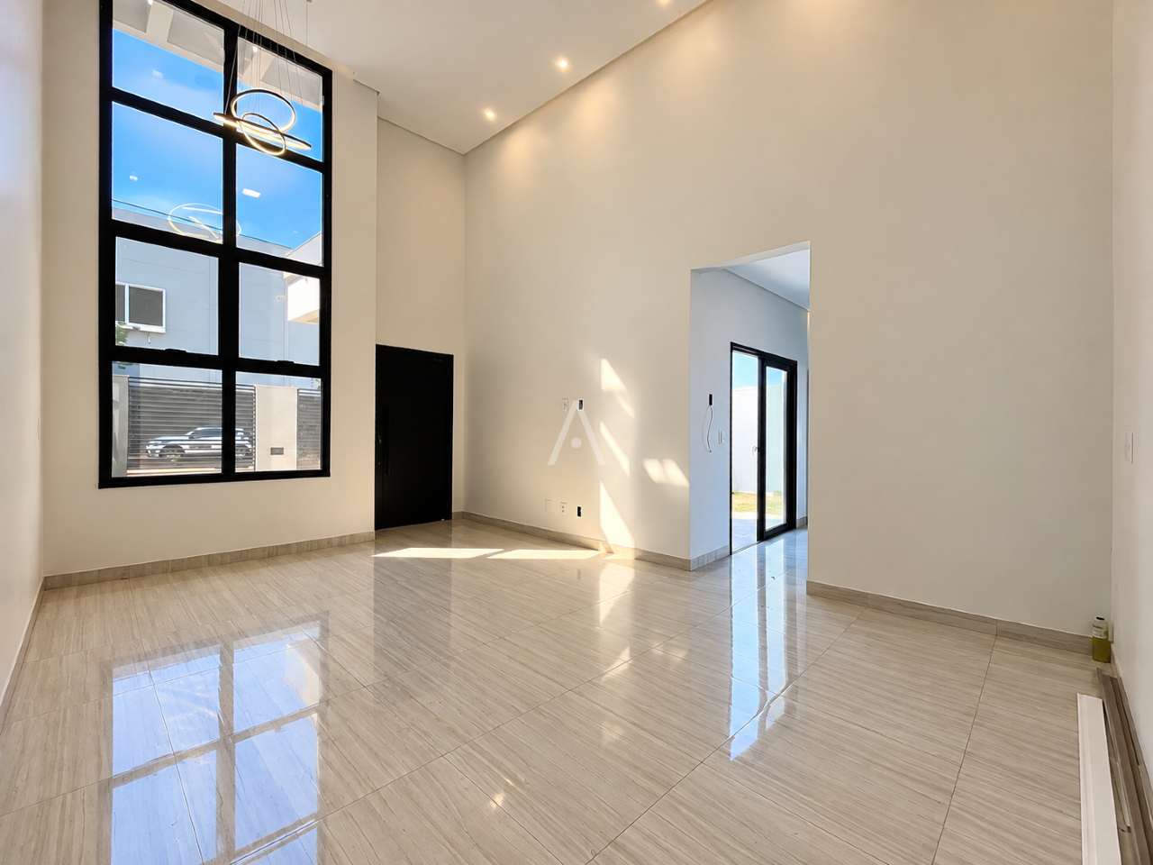 Casa Residencial para para aluguel no Bairro Jardim Europa/América em TOLEDO: Sala de Estar
