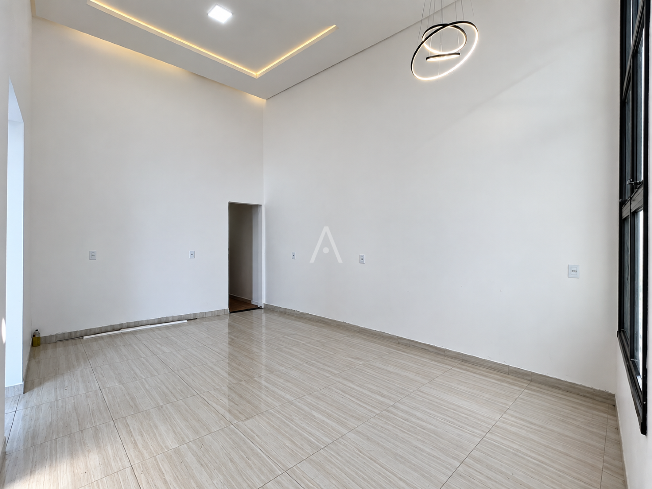 Casa Residencial para para aluguel no Bairro Jardim Europa/América em TOLEDO: Sala de Estar
