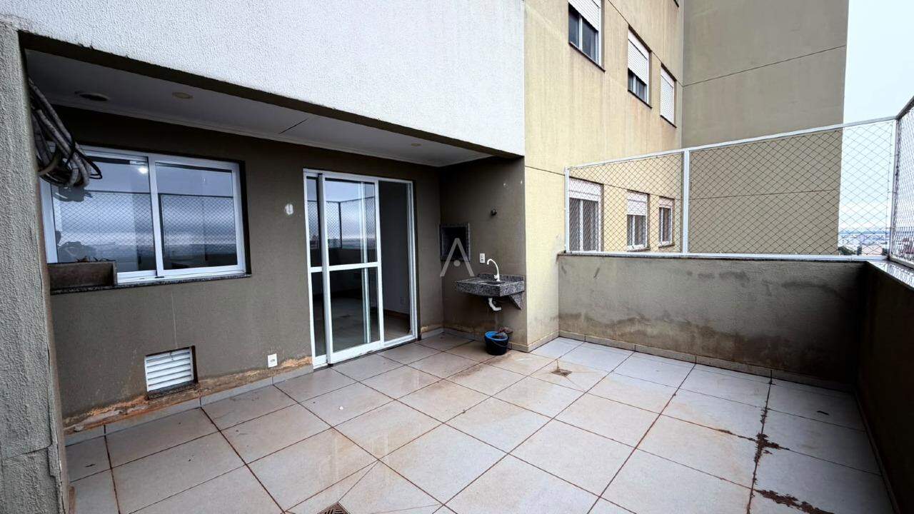 Apartamento para para aluguel no Bairro CENTRO em CASCAVEL: