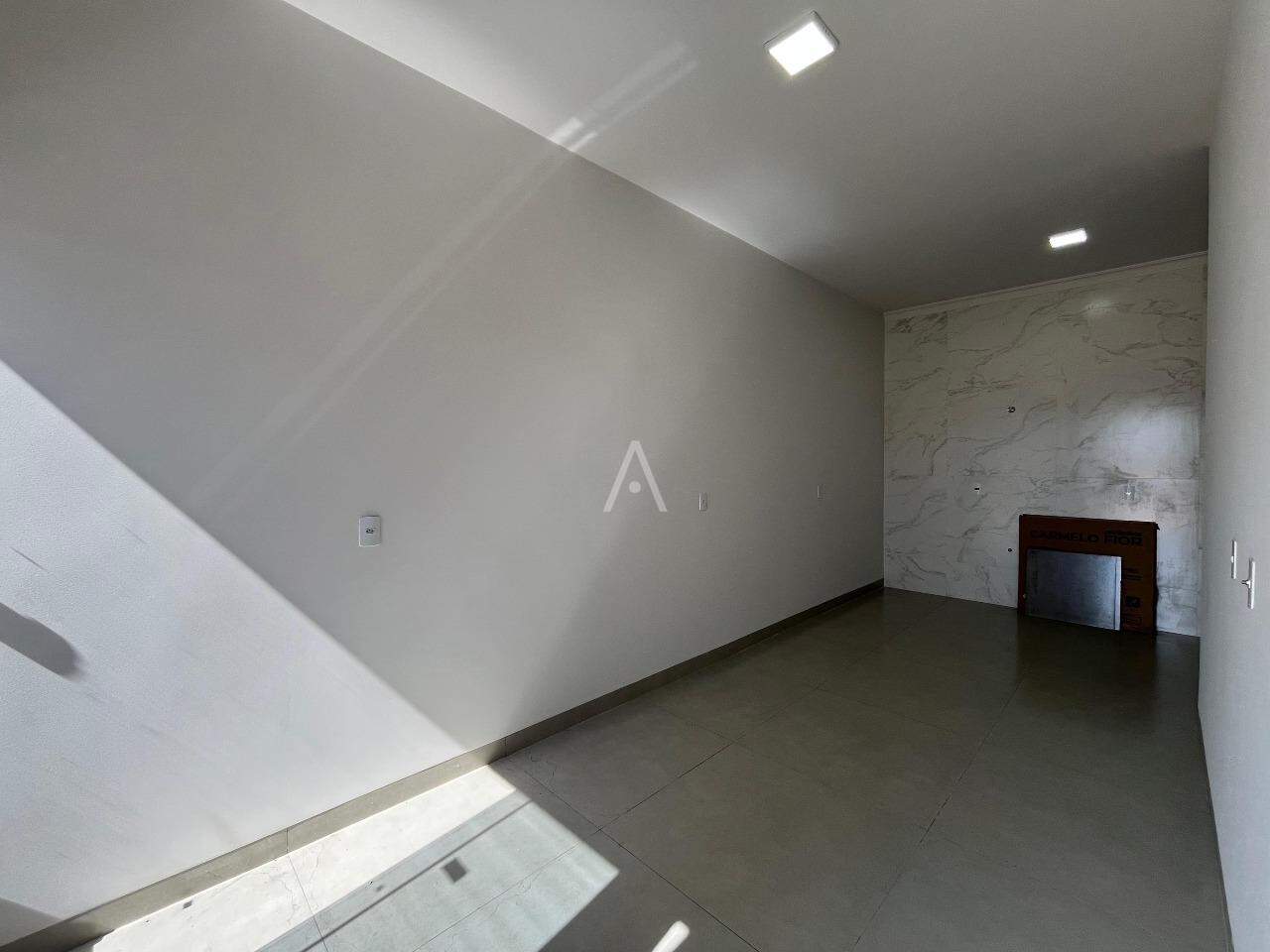 Casa Residencial para para aluguel no Bairro Jardim Panorama II em TOLEDO: Sala de estar