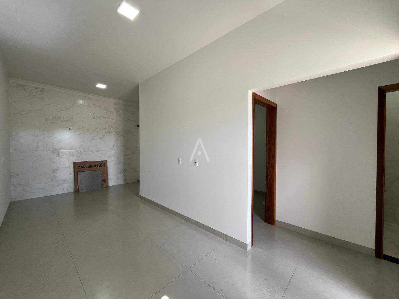 Casa Residencial para para aluguel no Bairro Jardim Panorama II em TOLEDO: Sala de estar