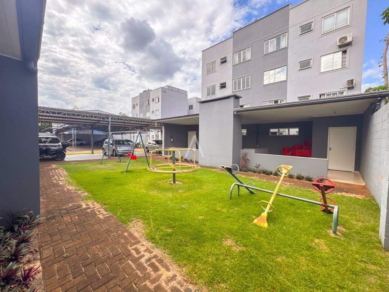 Apartamento para para aluguel no Bairro VILA INDUSTRIAL em TOLEDO: Playground