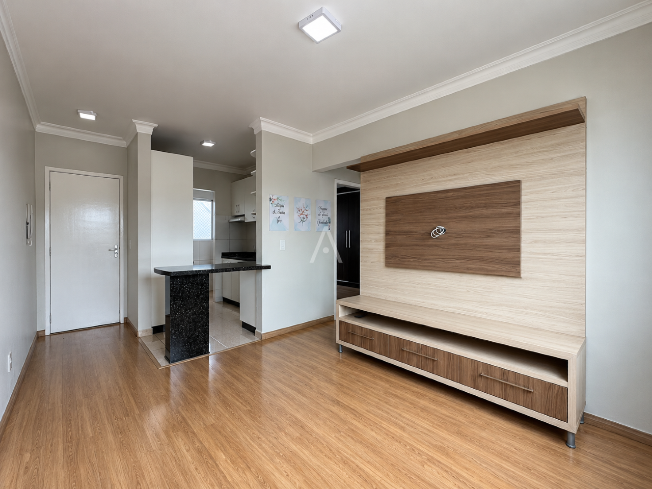 Apartamento para para aluguel no Bairro VILA INDUSTRIAL em TOLEDO: Sala de estar