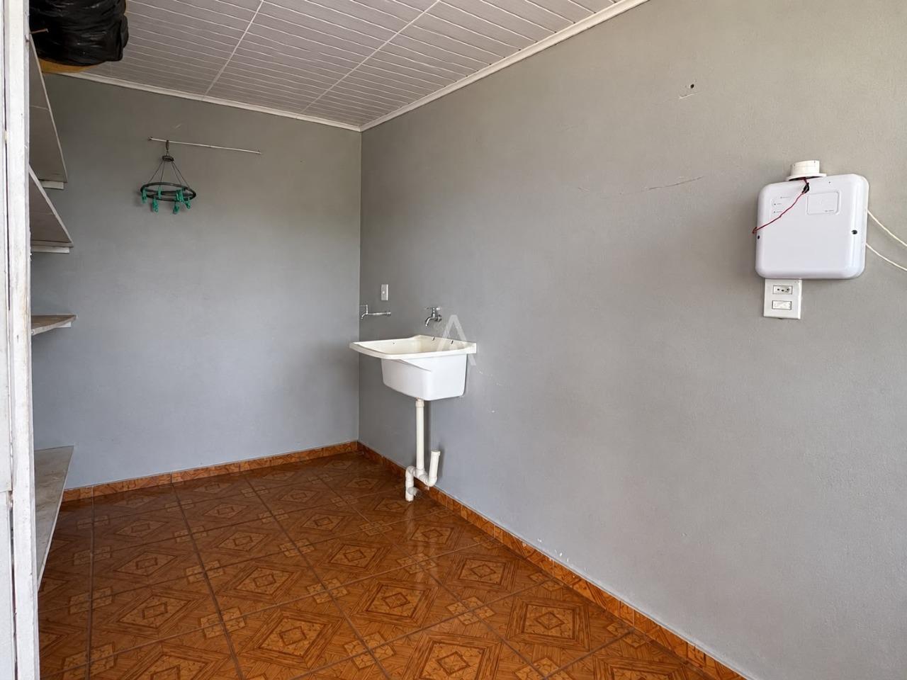 Casa Residencial para para aluguel no Bairro CENTRO em TOLEDO: Área de Serviço