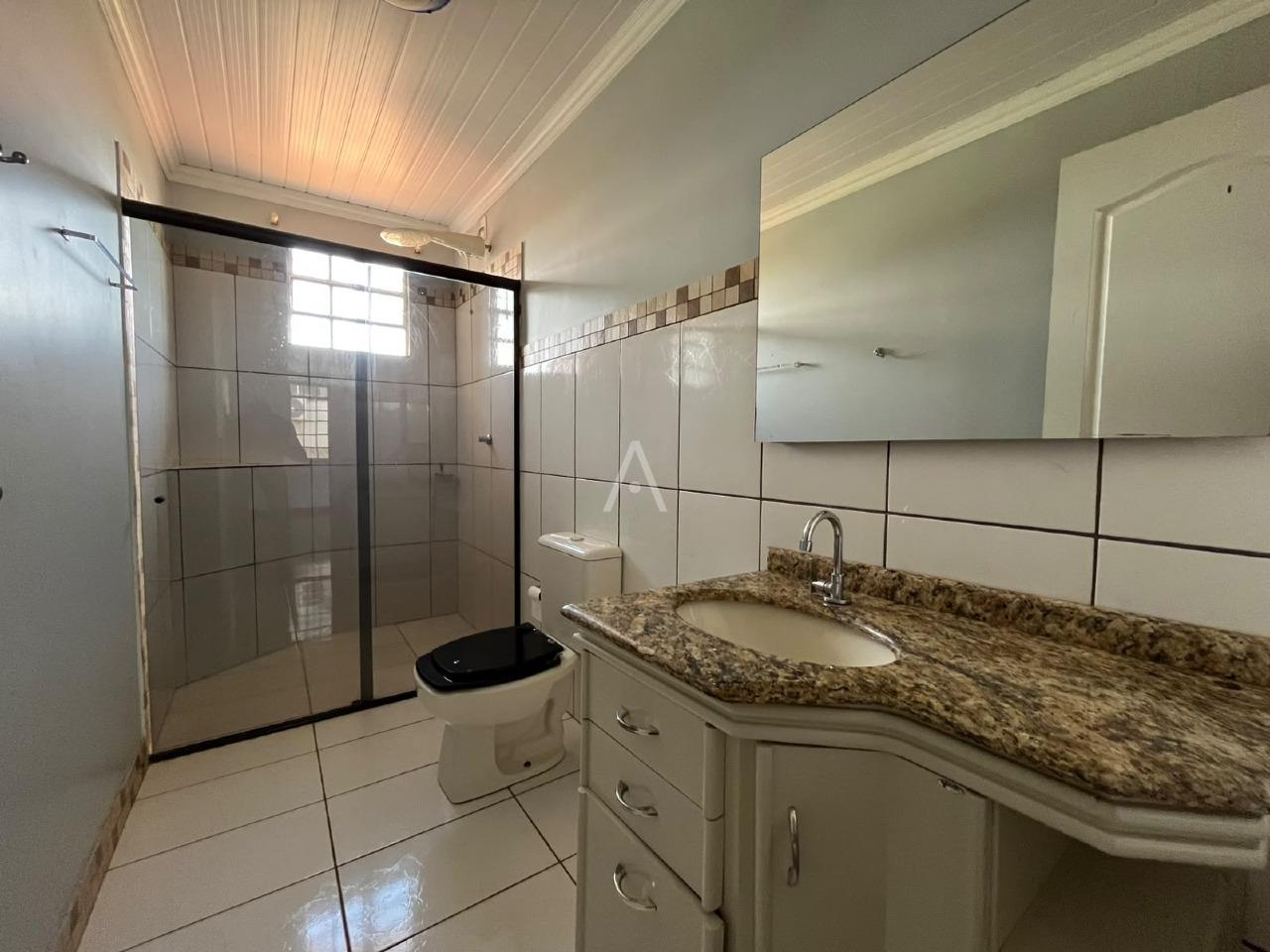 Casa Residencial para para aluguel no Bairro CENTRO em TOLEDO: Banheiro Suíte Piso Superior