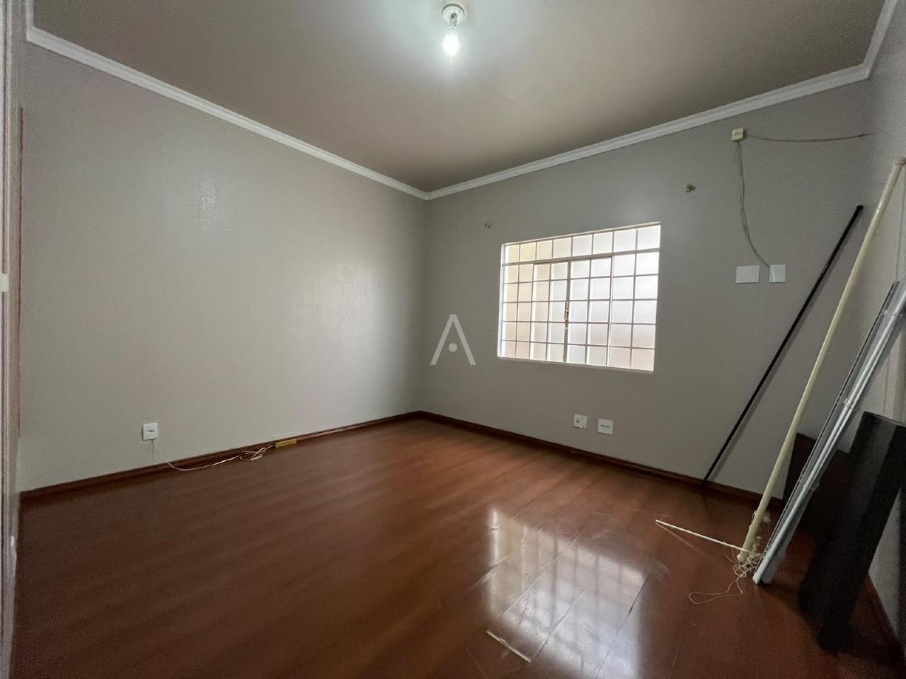 Casa Residencial para para aluguel no Bairro CENTRO em TOLEDO: Dormitório 01 Térreo