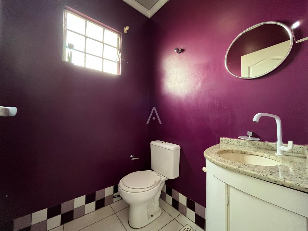 Casa Residencial para para aluguel no Bairro CENTRO em TOLEDO: Lavabo