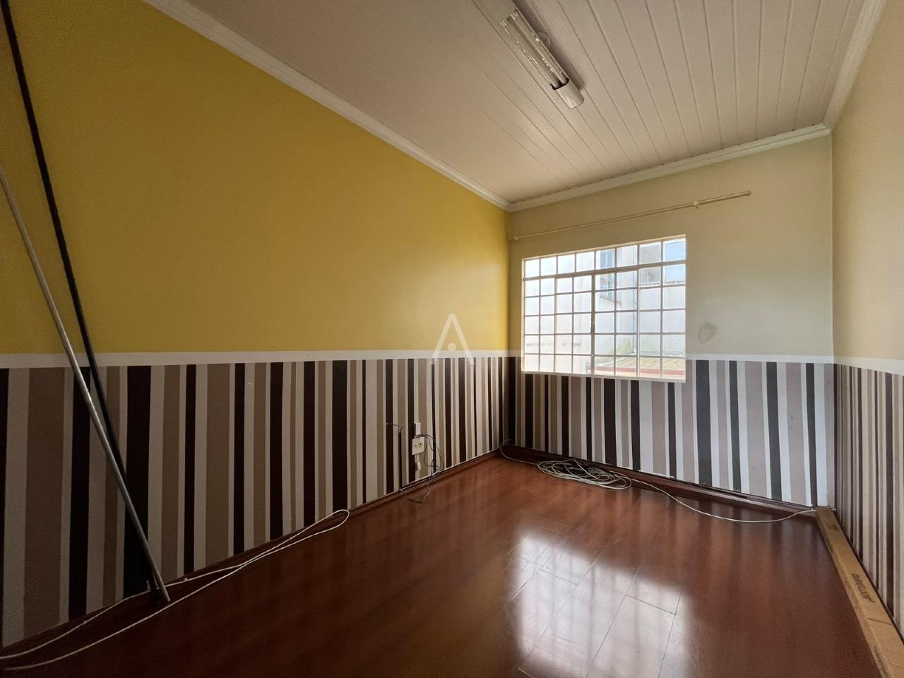 Casa Residencial para para aluguel no Bairro CENTRO em TOLEDO: Dormitório Piso Superior