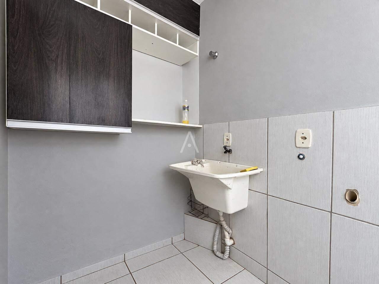 Apartamento para para aluguel no Bairro SAO FRANCISCO em TOLEDO: Área de Serviço