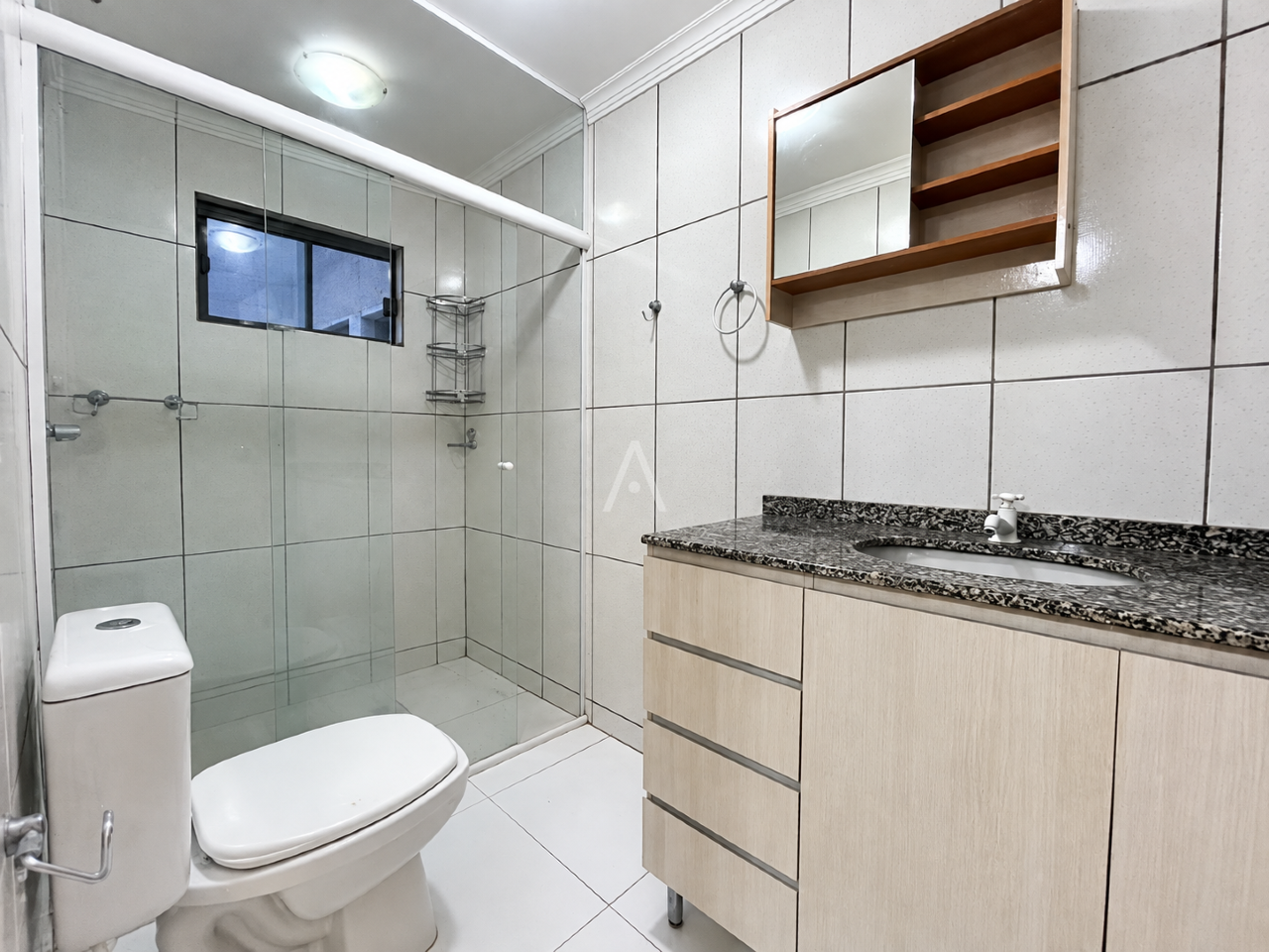 Casa Residencial para para aluguel no Bairro JARDIM GISELA em TOLEDO: Banheiro Suíte